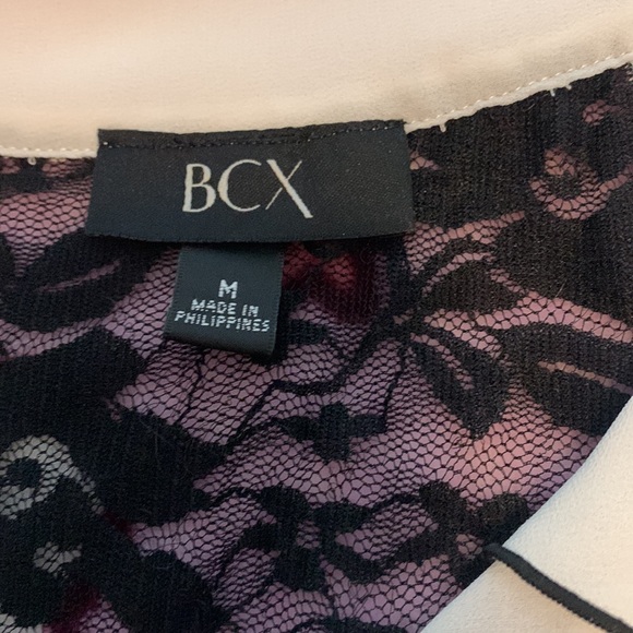 Off white V-Neck Blouse - Picture 2 of 4